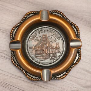 Vintage San Francisco askfat kopparfärgad metall Golden Gate Bridge design tobacciana barbehör
