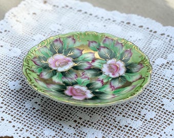 Plato de porcelana Noritake vintage pintado a mano – Rosas florales, detalles dorados (Japón ocupado)