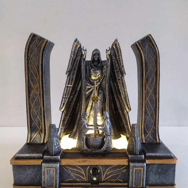 Veilleuse « Dawnbreaker's Forging », statue de Méridia avec détecteur de mouvement, inspirée de TES, cadeau en ligne pour elle/lui