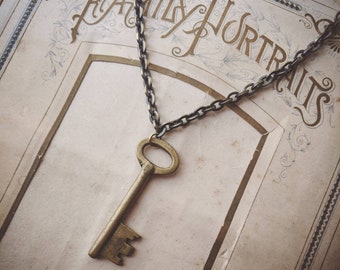 The heavy key necklace