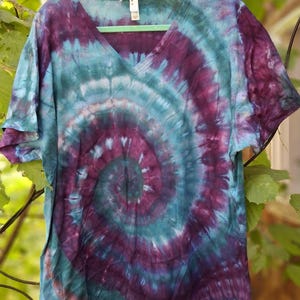 3x women&#39;s One-of-a kind Batik  Hand made Ice dyed v-neck shirt