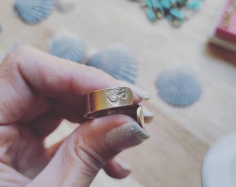 Pierścionek z otwartym zapięciem Namaste // Biżuteria ZEN Yoga // Pierścionek Om // Wyjątkowy prezent dla NIEJ poniżej 50. roku życia