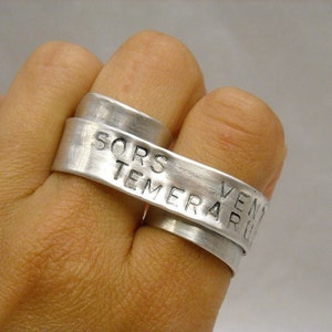 Custom Silver Double Banner Ring Fortune Favors the Bold Two Finger Ring 画像 4