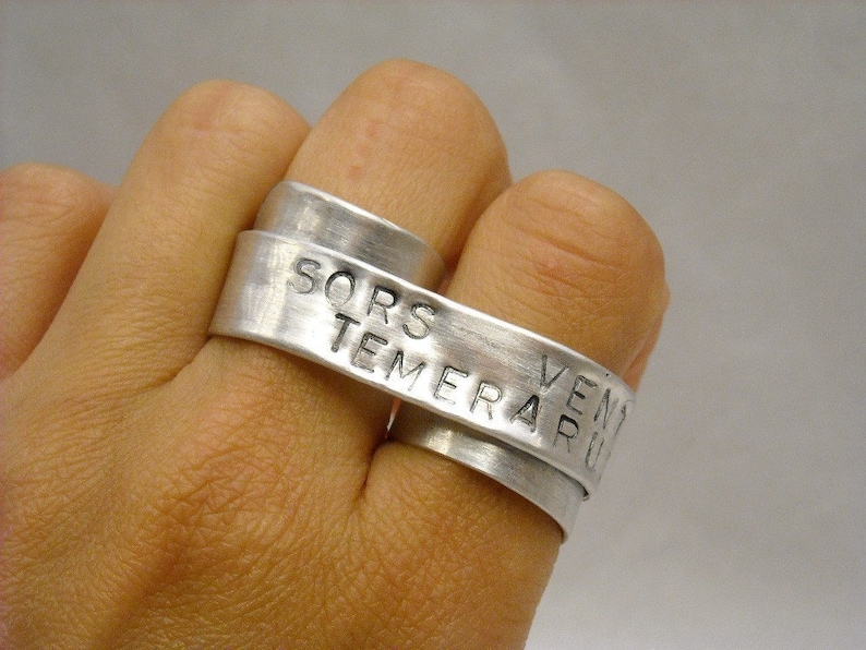 Custom Silver Double Banner Ring Fortune Favors the Bold Two Finger Ring 画像 4