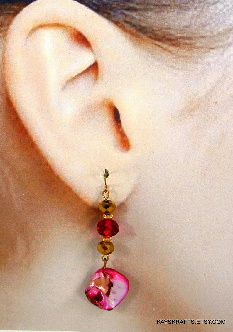 Pink Shell Dangle Earrings Bead and Shell Earrings Vintage 80 Earrings Pink Earrings