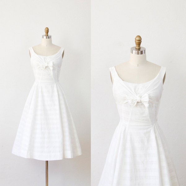 White Cotton Wedding Dress Bow 1960s Full Skirt - S