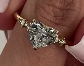 1.50Ct Heart Cut Moissanite Solitaire Ring, Claw Prong Round Cut Ring, Moissanite Verlovingsring 14K Geel Gouden Ring, Verlovingsring