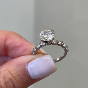 2.00CT ronde geslepen Moissanite Enagement ring met 2,5 mm ronde moissanite op band, belofte ring, trouwring, trouwring, 14K gouden ring afbeelding 3