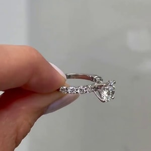 2.00CT ronde geslepen Moissanite Enagement ring met 2,5 mm ronde moissanite op band, belofte ring, trouwring, trouwring, 14K gouden ring afbeelding 5