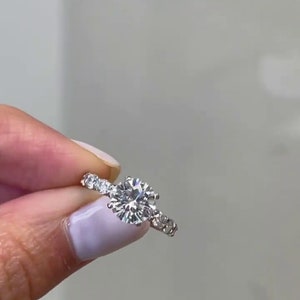 2.00CT ronde geslepen Moissanite Enagement ring met 2,5 mm ronde moissanite op band, belofte ring, trouwring, trouwring, 14K gouden ring afbeelding 7