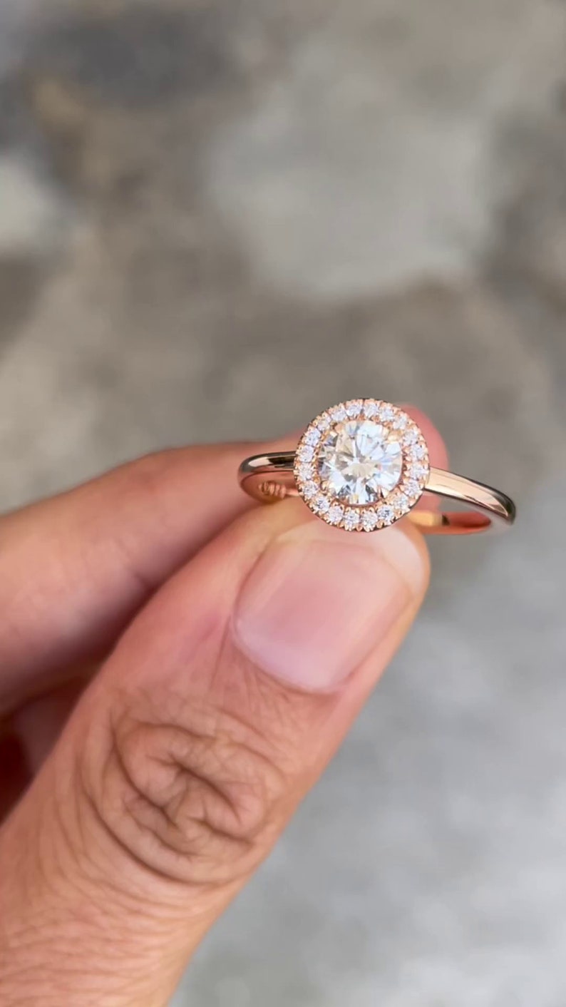 14k Solid Gold 1.5 CT Round Halo Moissanite Engagement Ring / Pave Set Moissanite Ring for Women / Diamond Substitute Engagement Ring Bild 3