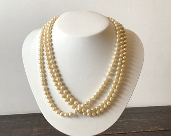 Faux pearl bead flapper necklace