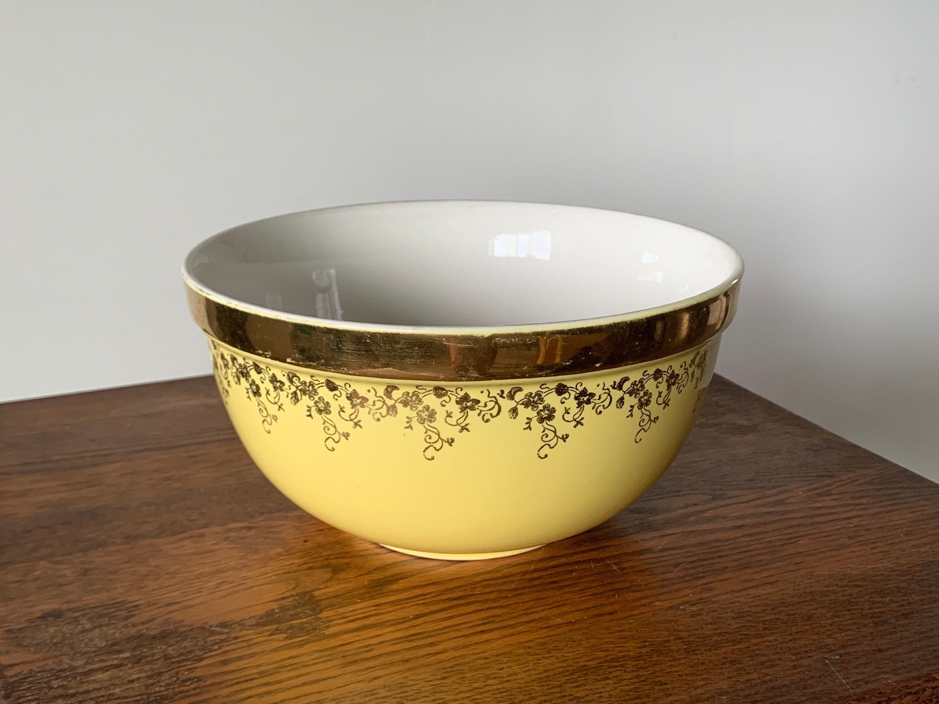 Gold Large Swirl Plate Stand – Fiddle Stix Boutique