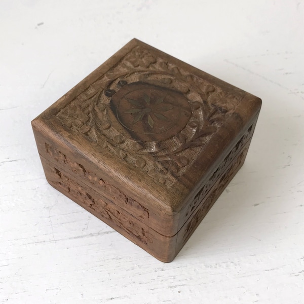 Carved wood trinket box w/ brass floral inlay, made in India