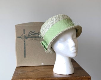 Vintage woven straw & netting cloche hat in box, Sattler's of Buffalo NY