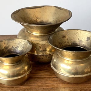 Vintage Cuspidors Brass Spittoons Set of 3 Made in Italy Etsy Vintage Cuspidors Brass Spittoons Set of 3 Made in Italy Etsy