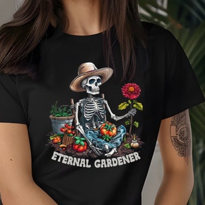 Skeleton Gardener T-Shirt, Retro Skeleton Gardener Shirt, Skeleton T-Shirt, Gothic Gardener Tee, Plant Lover Gift, Gardener Gift