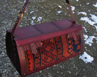 Carpet bag in antique Ersari tribal rug and natural leather