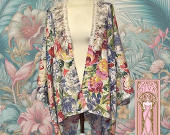 Magnifique kimono sur mesure, réalisé dans un tissu original des années 70 avec imprimé floral