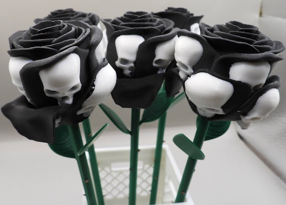 Gothic Rose: Skull Accent, Macabre Decor (8.5 inch)