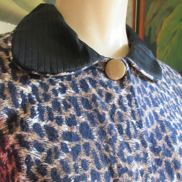 Medium 1950s Vintage Cotton Flannel Leopard Print Robe House Dress 38 Inch Bust Pin Up Burlesque Viva Las Vegas