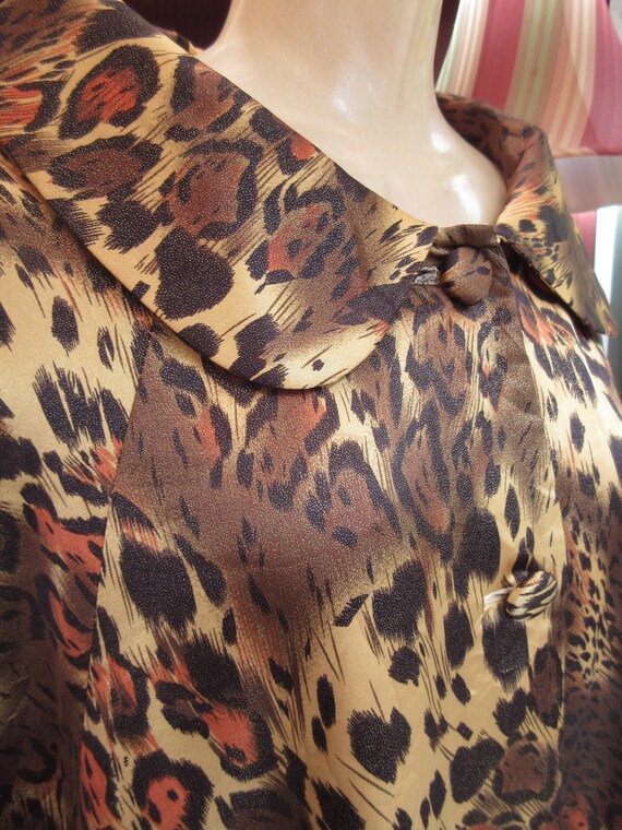 Plus Size All Size Vintage 1960s Reversable Leopar