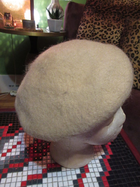 1960s K-M-F Hermann-Endler Beige Wool Felt Beret … - image 4