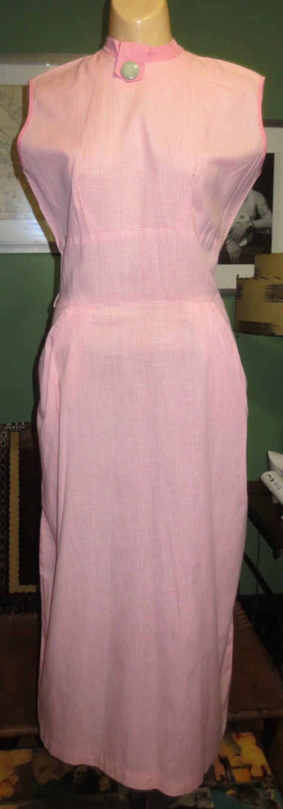 Medium 26 Waist 1950s Vintage Pink Gingham Slim Co