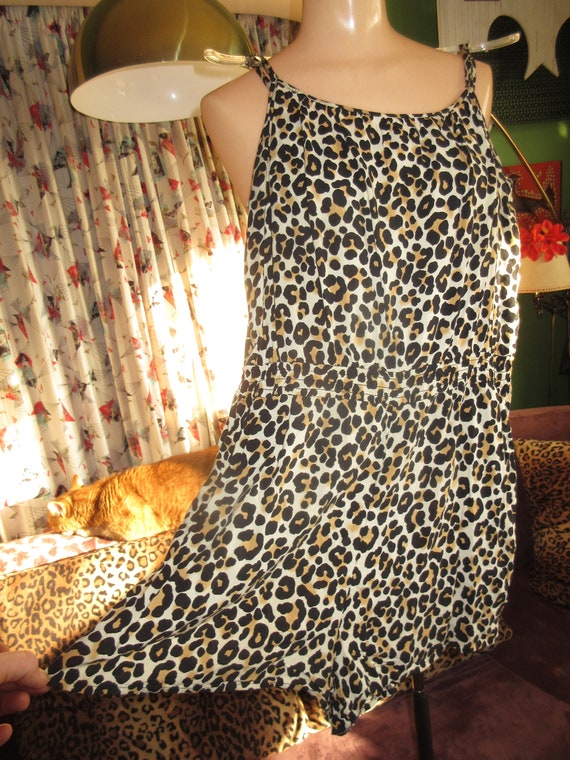 36 Inch Bust 1970s Cotton Leopard Print Playsuit … - image 3
