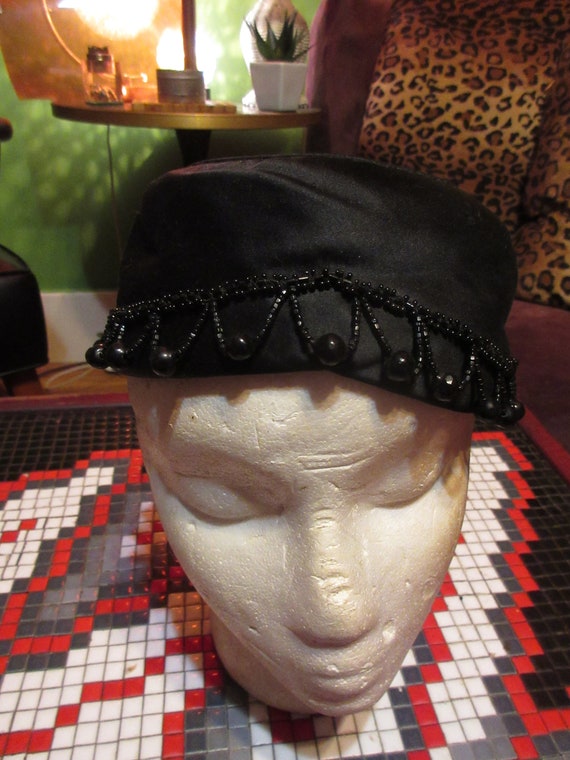 1910s Black Silk Satin Skullcap Style Hat with Bl… - image 2