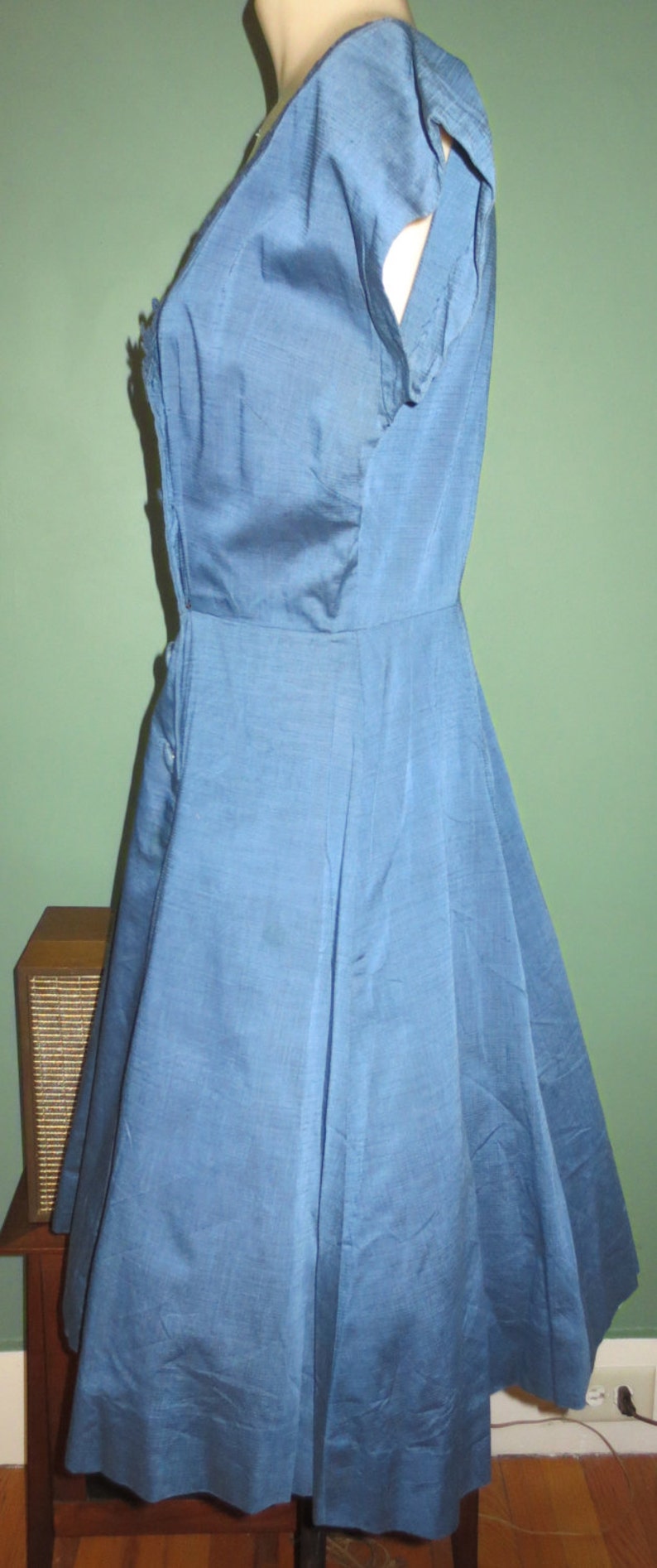 Medium 28 Waist 1950s Vintage Blue Cotton Cocktail Dress Lace Neckline Offset Buttons Viva Las Vegas Rockabilly Pin Up Burlesque Prom image 3