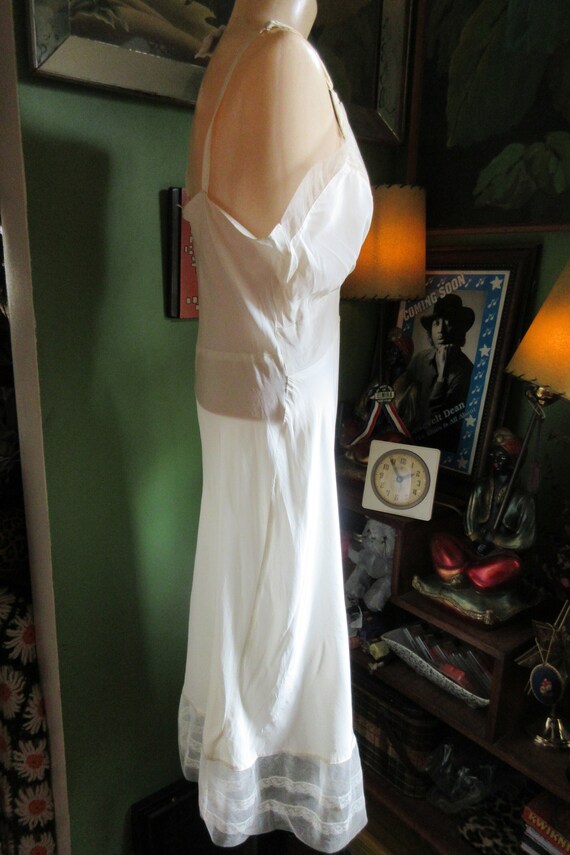 Small White Acetate and Rayon 1940s Full Slip 34 … - image 4