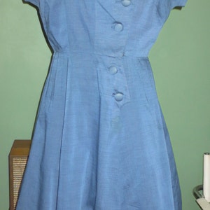 Medium 28 Waist 1950s Vintage Blue Cotton Cocktail Dress Lace Neckline Offset Buttons Viva Las Vegas Rockabilly Pin Up Burlesque Prom image 2