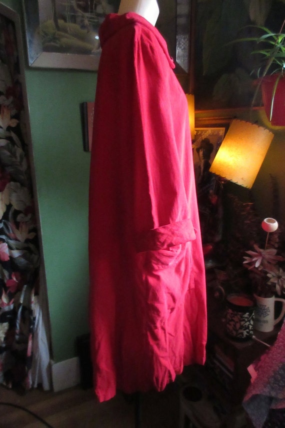 Large 1950s Red Corduroy House Coat Smock Vintage… - image 3