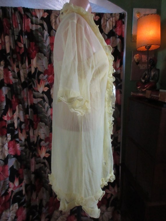 1960s Lemon Yellow Nylon Baby Doll Nighty and Matchin… Gem
