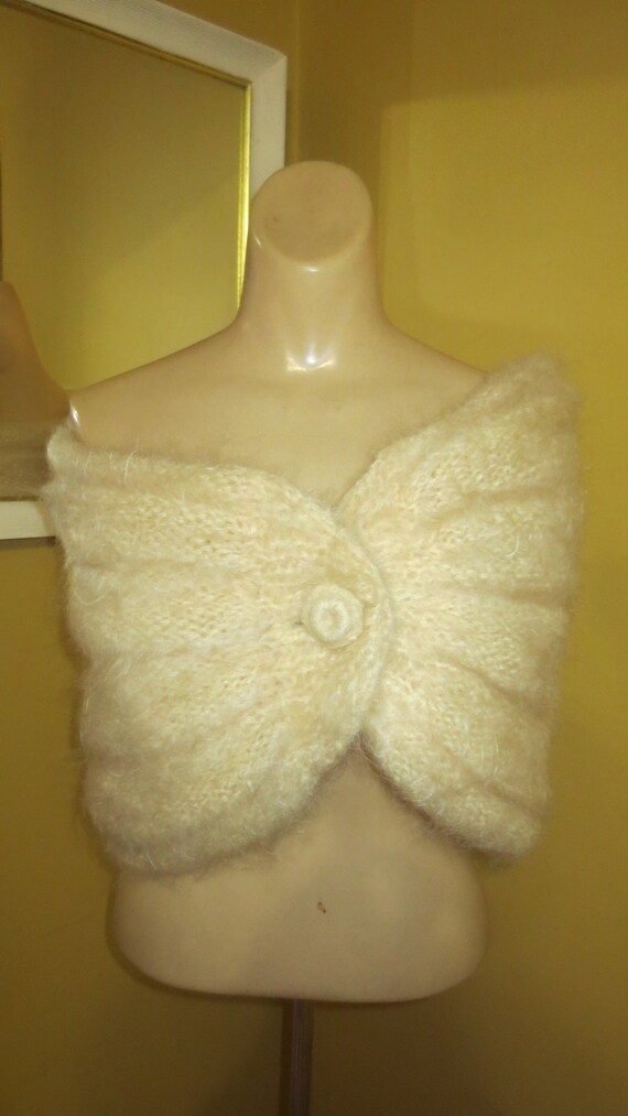 Vintage 1960s Creamy White Knit Mohair Stole Wrap… - image 2