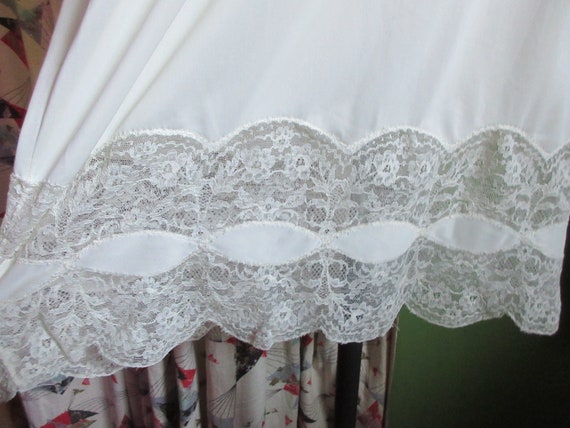 1960s Large 30-38 Waist Lace Trimmed White Nylon … - image 3