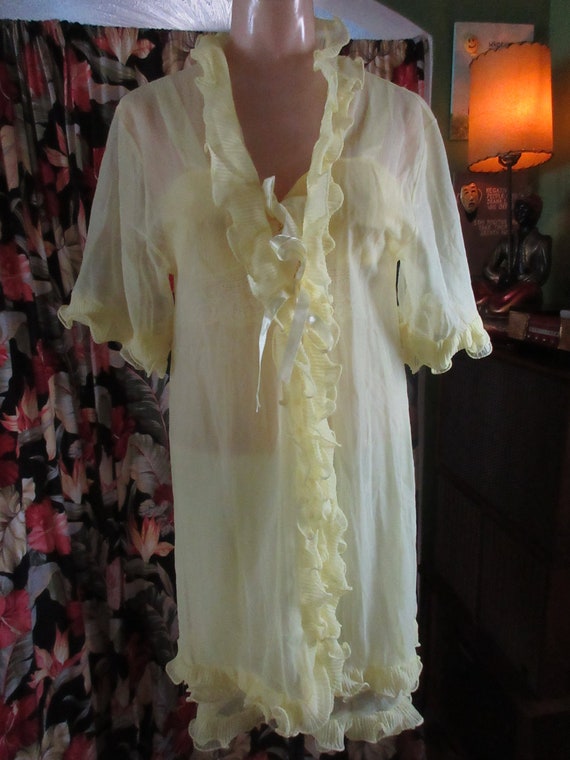1960s Lemon Yellow Nylon Baby Doll Nighty and Matchin… Gem