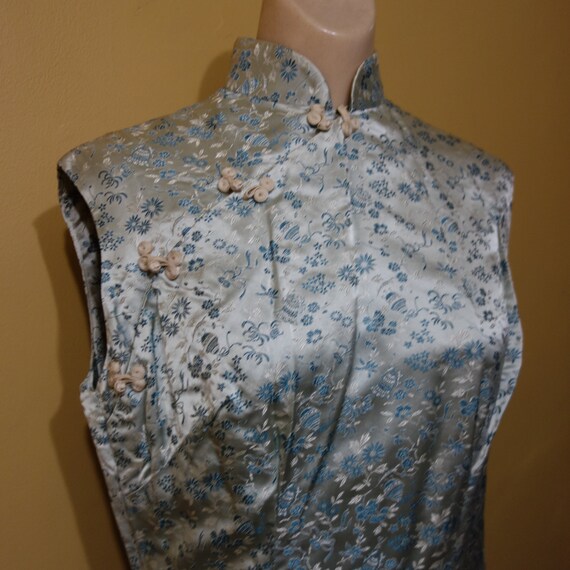 Small 1950s Vintage Silk Brocade Cheongsam Silver… - image 1