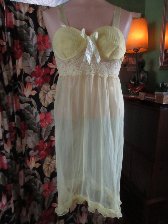 1960s Lemon Yellow Nylon Baby Doll Nighty and Matchin… Gem
