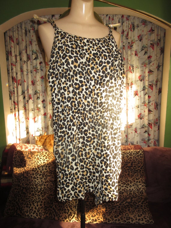 36 Inch Bust 1970s Cotton Leopard Print Playsuit … - image 2