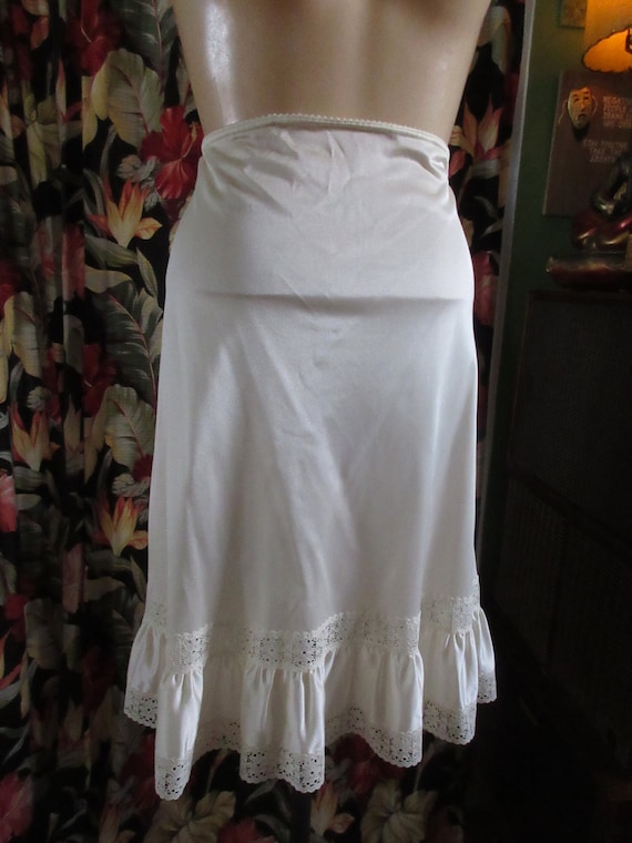 1960s Cream Nylon Half Slip With Lace and Wide Ruffle… Gem