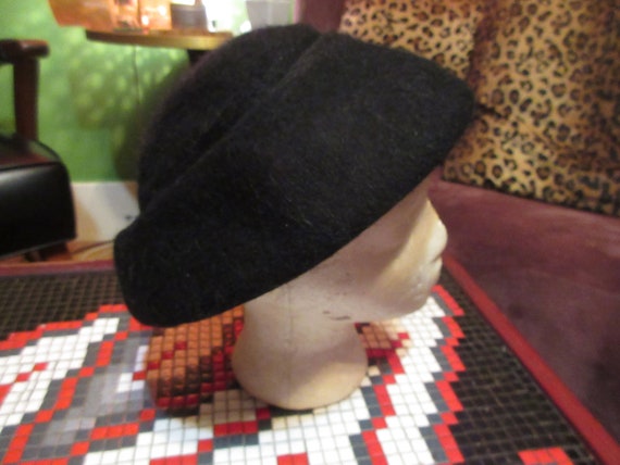 1950s Mist-O-Lana Vintage Black Wool Felt Hat Flu… - image 5