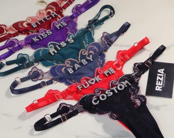Benutzerdefinierter Name Lace Tanga, personalisierter Name Tanga, benutzerdefinierter Name Tanga, benutzerdefinierter String mit silbernen Anhängern