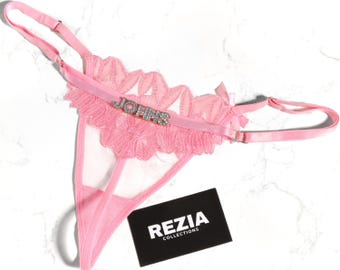 Calcinha fio dental personalizada com nome, calcinha fio dental com nome personalizado, calcinha fio dental de renda personalizada com nome em letras de cristal, presente para ele