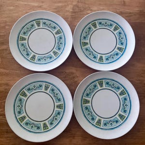 Set of Four Vintage Texas-Ware Melamine Dinner Plates with Mid Century Modern MCM Floral Design