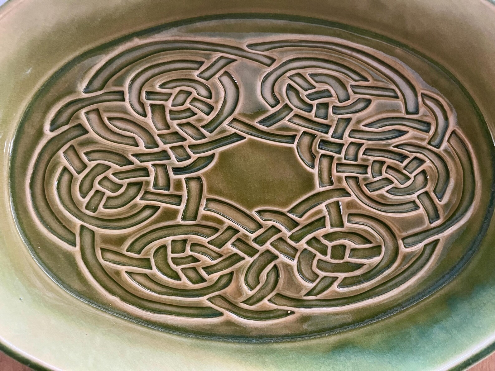 Green Celtic Knot Cider Press Pottery Signed Ceramic Baking Dish