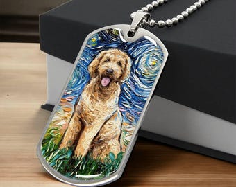 Graverat Goldendoodle Halsband – Hängsmycke med husdjursporträtt i stjärnklar natt