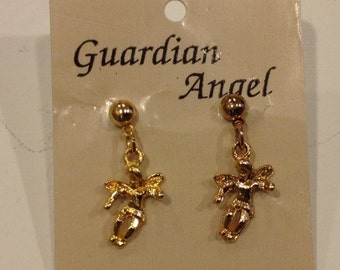 Vintage oldstock guardians angel dangle Goldtone earring set made by angels on my shoulder