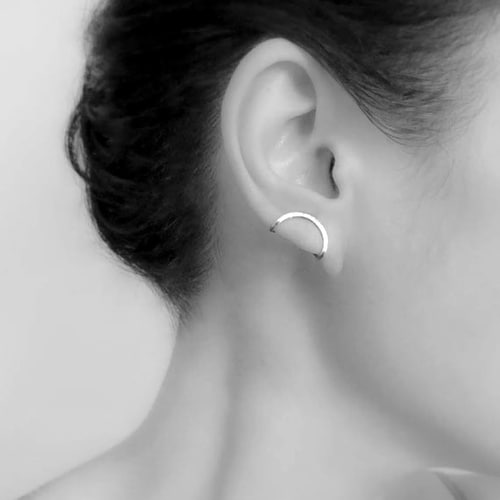Pendiente de oreja de plata esterlina plegada: Pendiente trepador contemporáneo
